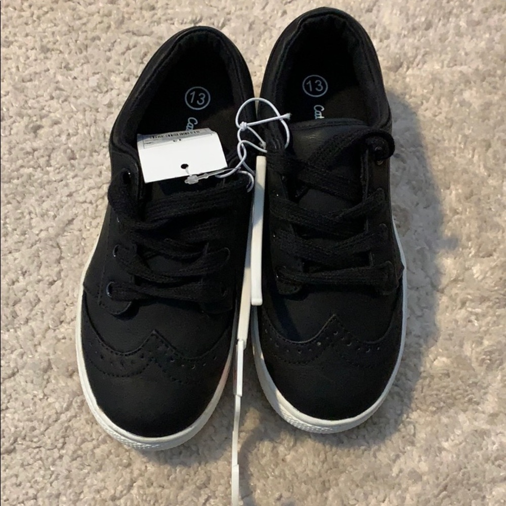Cat & Jack wingtip sneakers